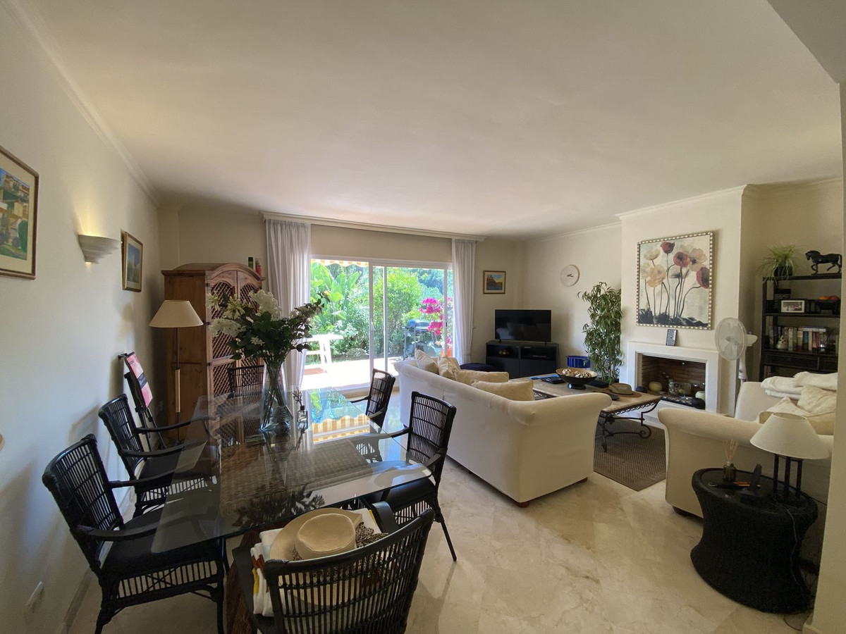 3 Bed Apartment for sale in La Quinta Costa Del Sol, Málaga, Spain