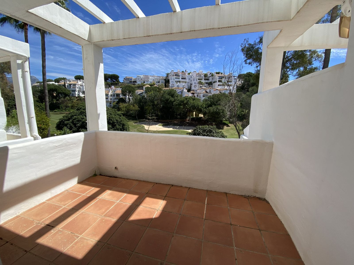 3 Bed Apartment for sale in La Quinta Costa Del Sol, Málaga, Spain