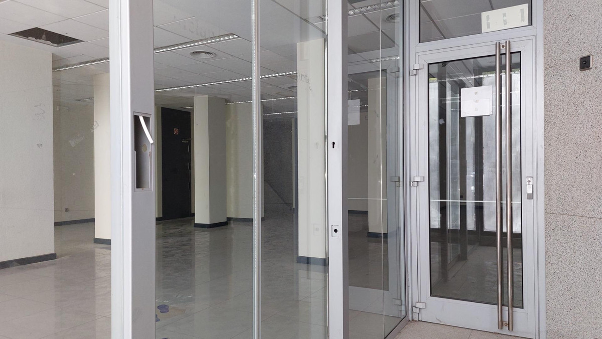 Commercial unit for sale in Marbella Costa Del Sol, Málaga, Spain