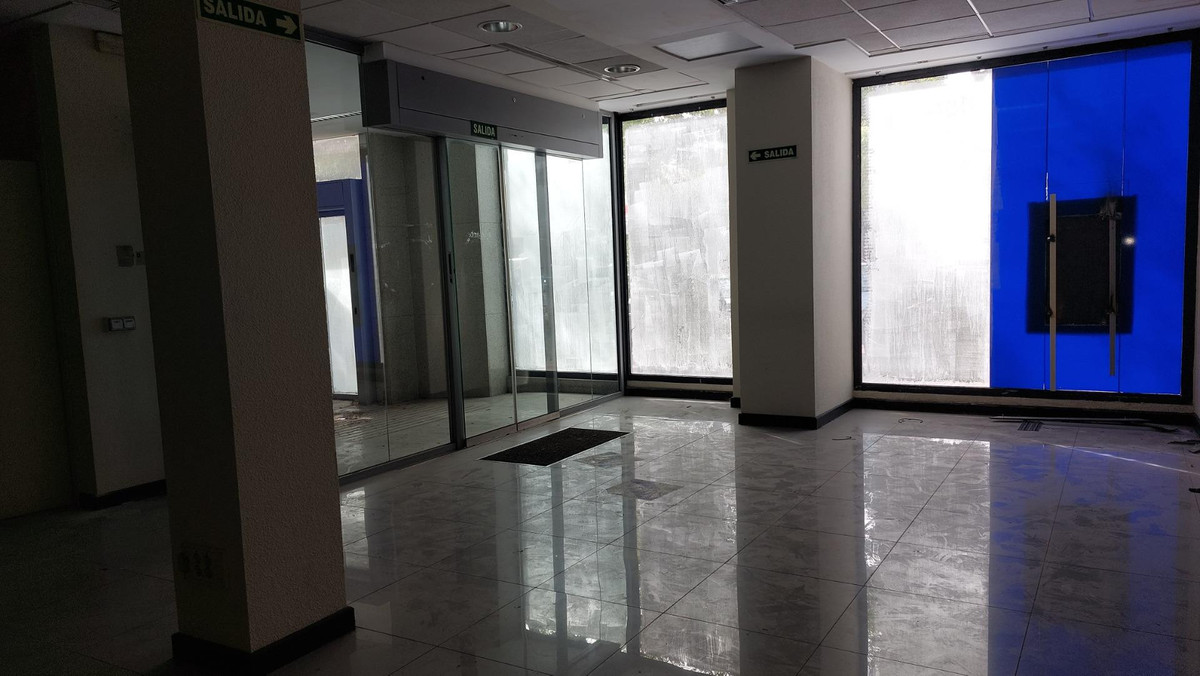 Commercial unit for sale in Marbella Costa Del Sol, Málaga, Spain