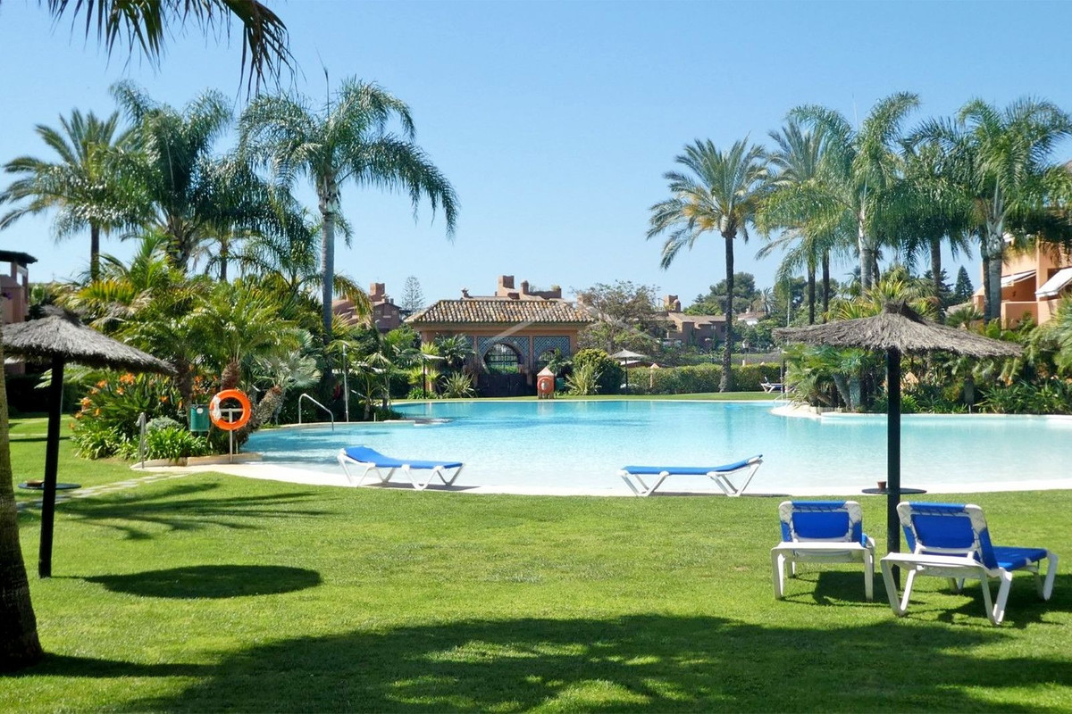 2 Bed Apartment for sale in Guadalmina Baja Costa Del Sol, Málaga, Spain