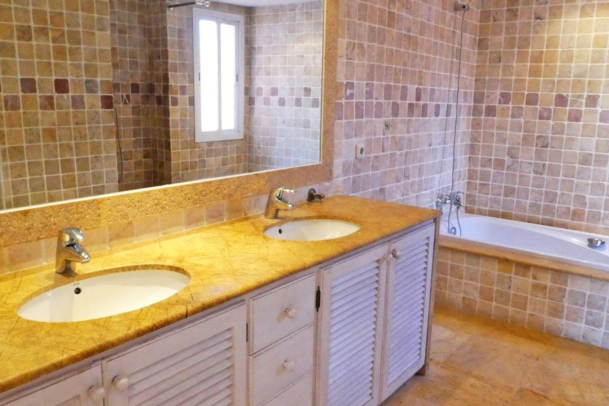 2 Bed Apartment for sale in Guadalmina Baja Costa Del Sol, Málaga, Spain