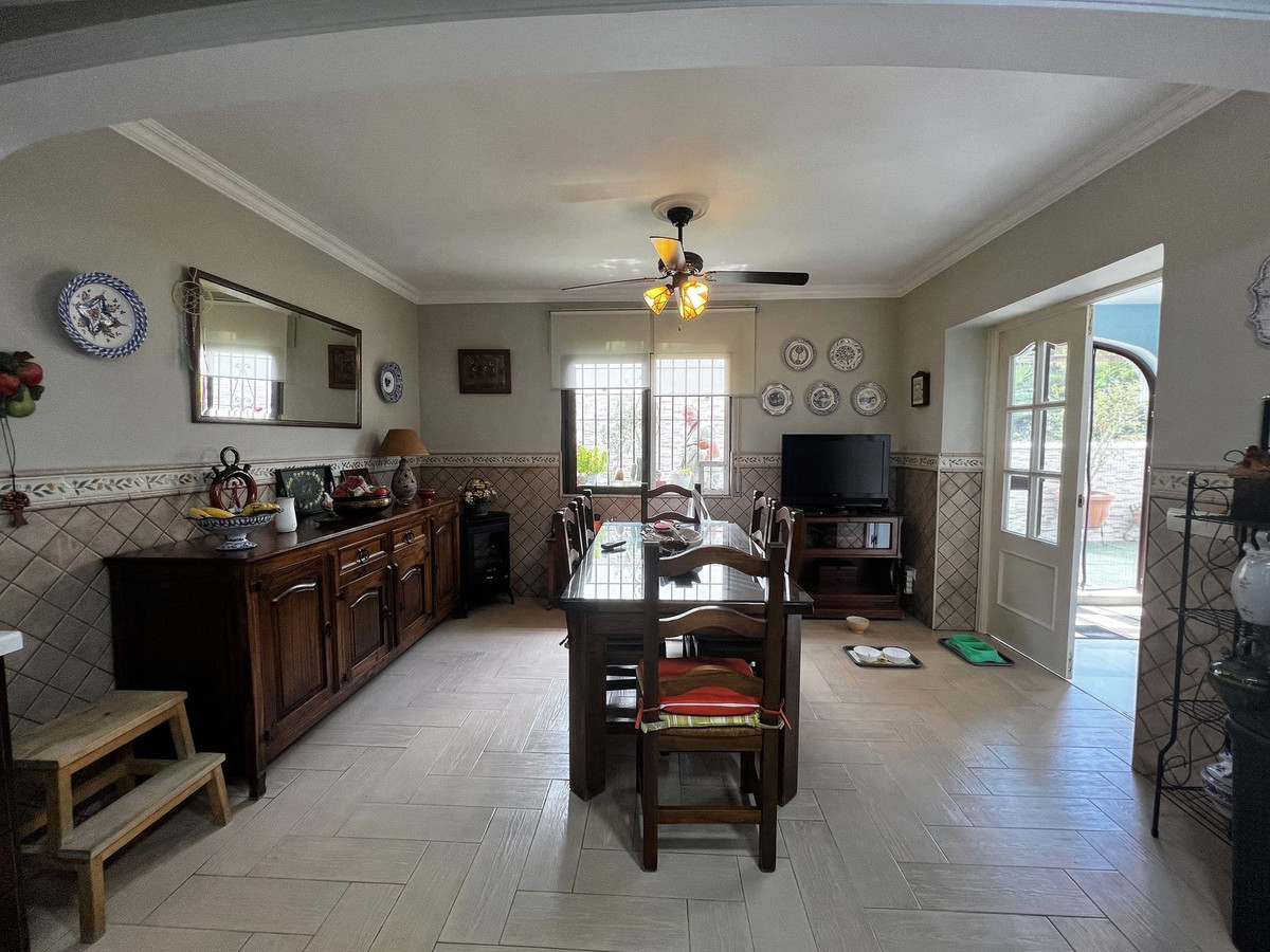 4 Bed Townhouse for sale in La Capellania Costa Del Sol, Málaga, Spain