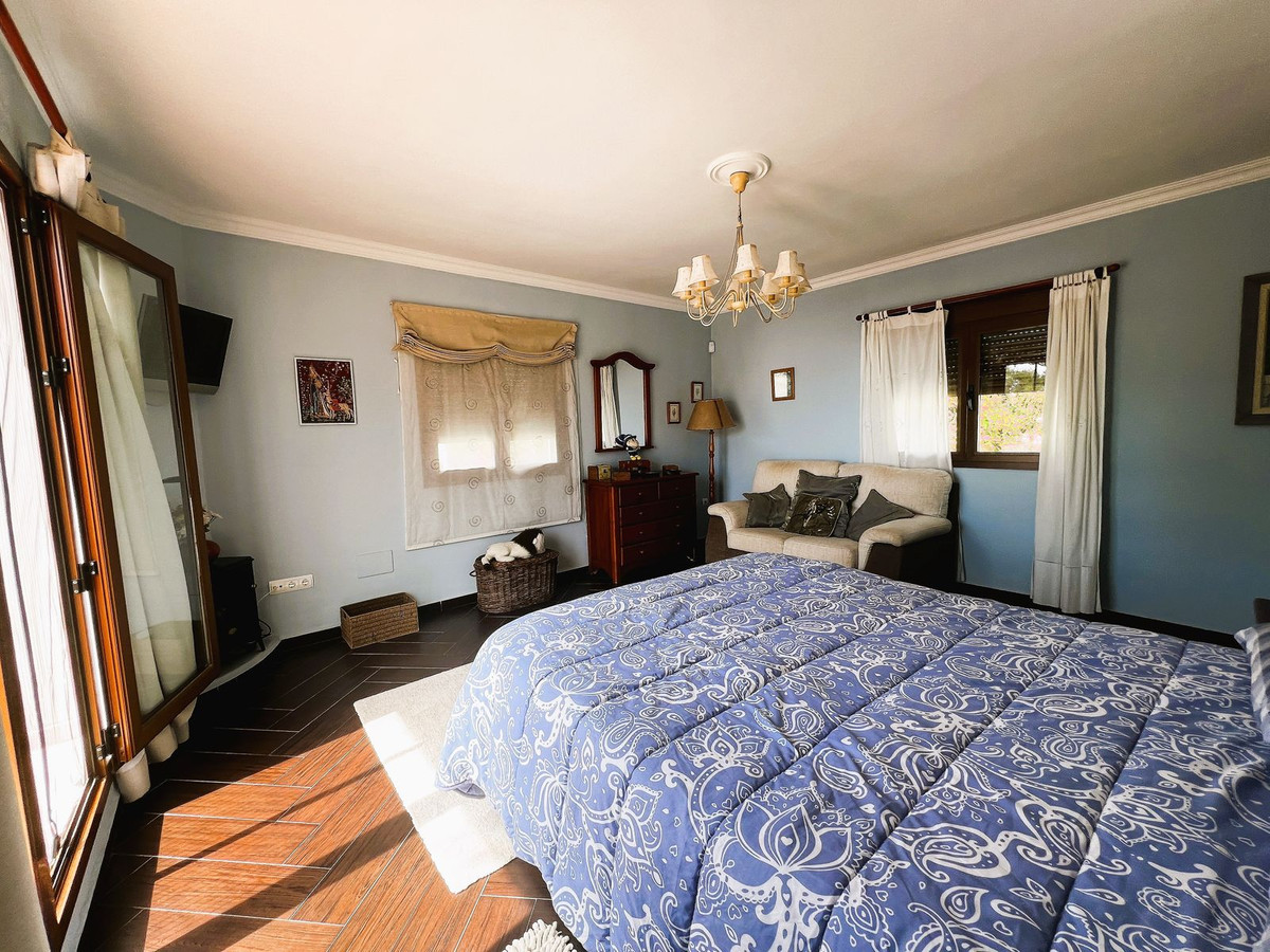 4 Bed Townhouse for sale in La Capellania Costa Del Sol, Málaga, Spain