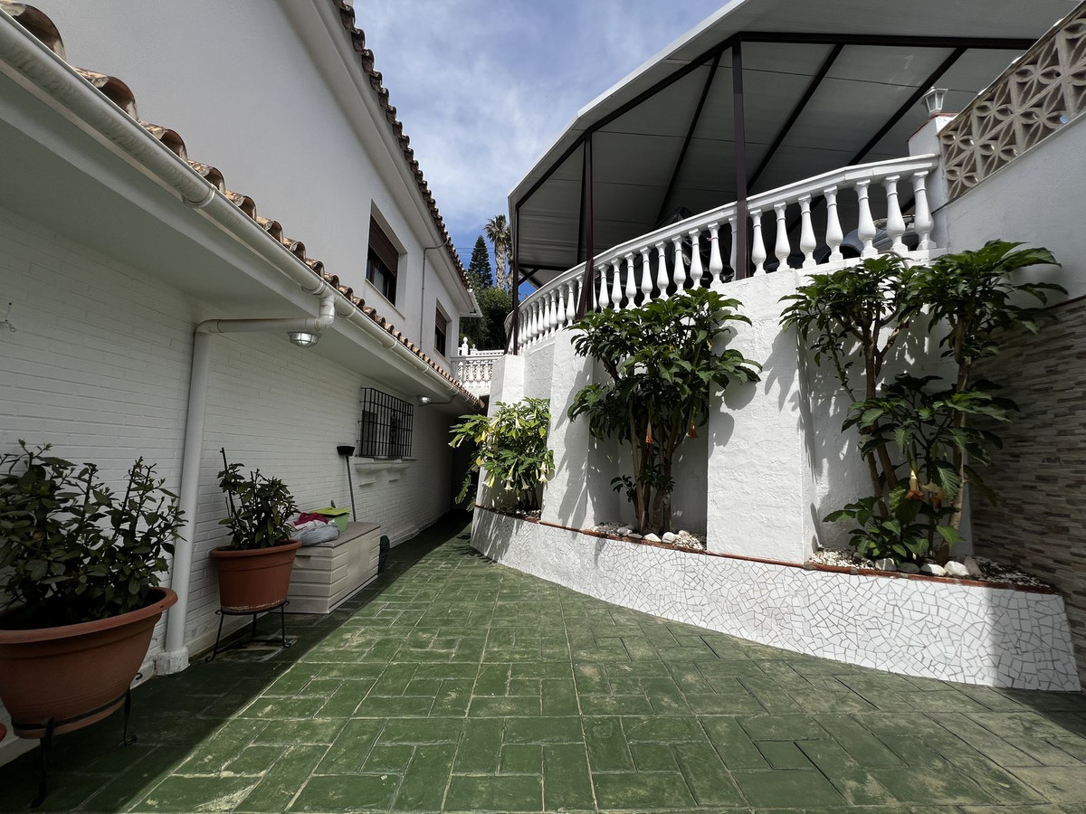 4 Bed Townhouse for sale in La Capellania Costa Del Sol, Málaga, Spain