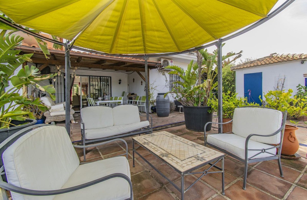 5 Bed Townhouse for sale in Monda Costa Del Sol, Málaga, Spain