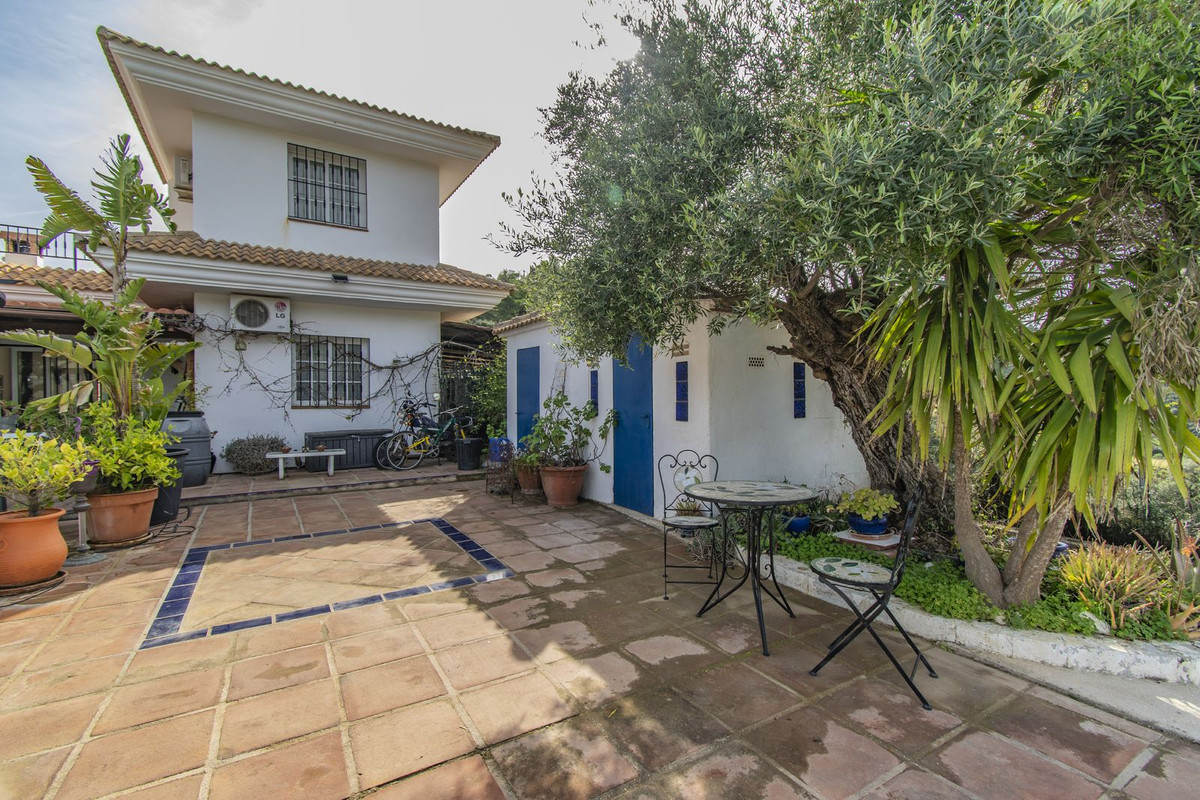5 Bed Townhouse for sale in Monda Costa Del Sol, Málaga, Spain
