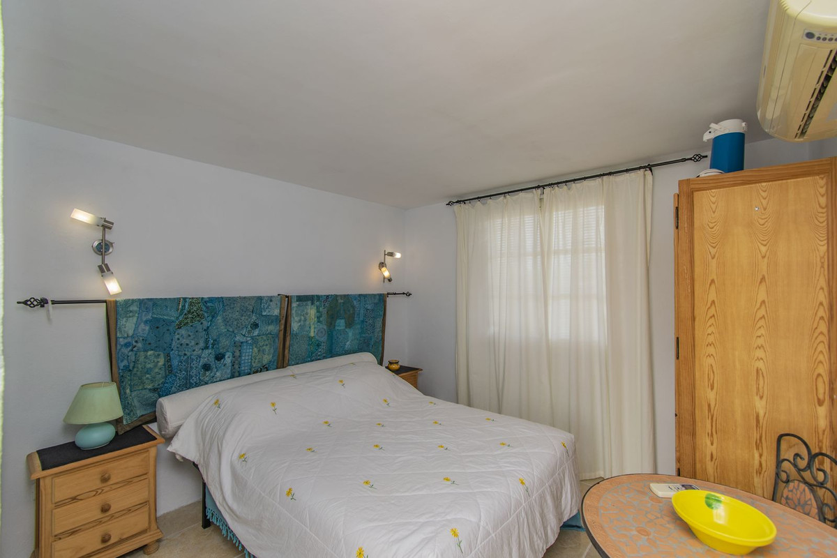 5 Bed Townhouse for sale in Monda Costa Del Sol, Málaga, Spain
