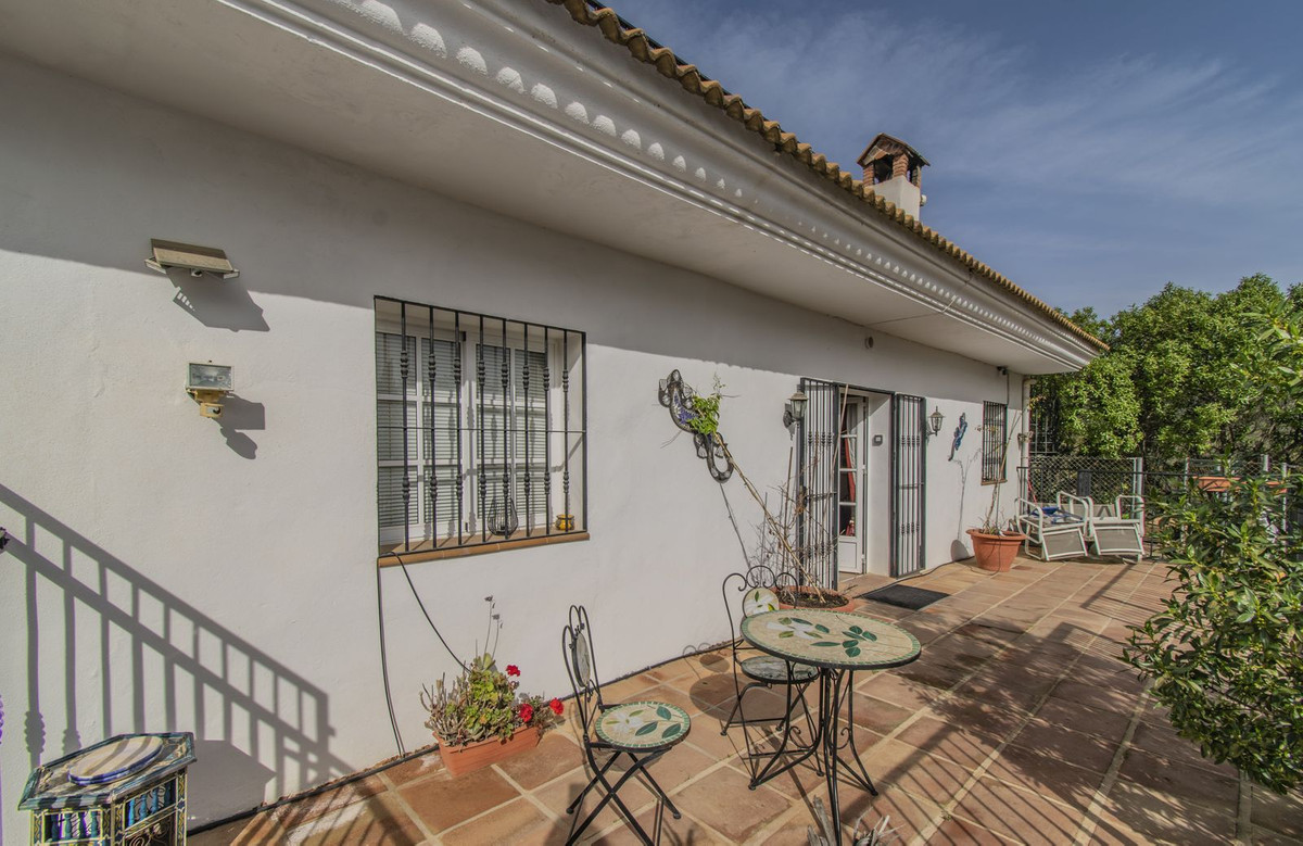 5 Bed Townhouse for sale in Monda Costa Del Sol, Málaga, Spain