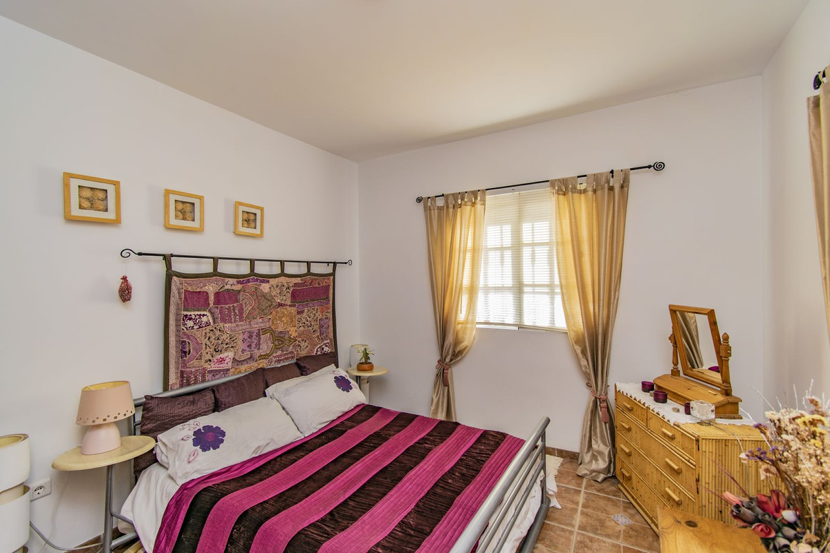 5 Bed Townhouse for sale in Monda Costa Del Sol, Málaga, Spain