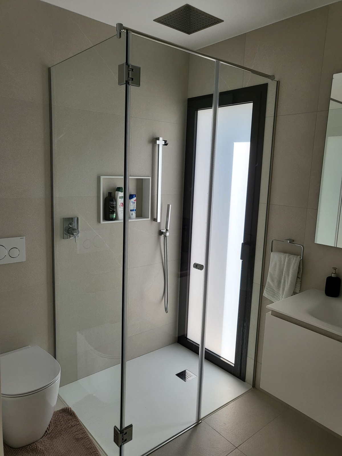 Se vende Villa - Chalet de 4 dormitorios en Costa Blanca, Alicante, España