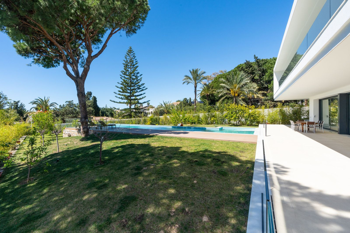 Se vende Villa - Chalet de 6 dormitorios en Costa Del Sol, Málaga, España