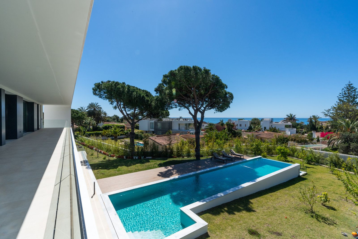 Se vende Villa - Chalet de 6 dormitorios en Costa Del Sol, Málaga, España
