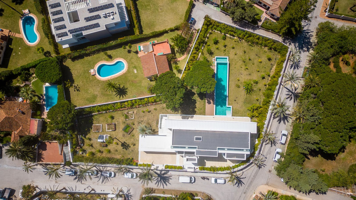 Se vende Villa - Chalet de 6 dormitorios en Costa Del Sol, Málaga, España