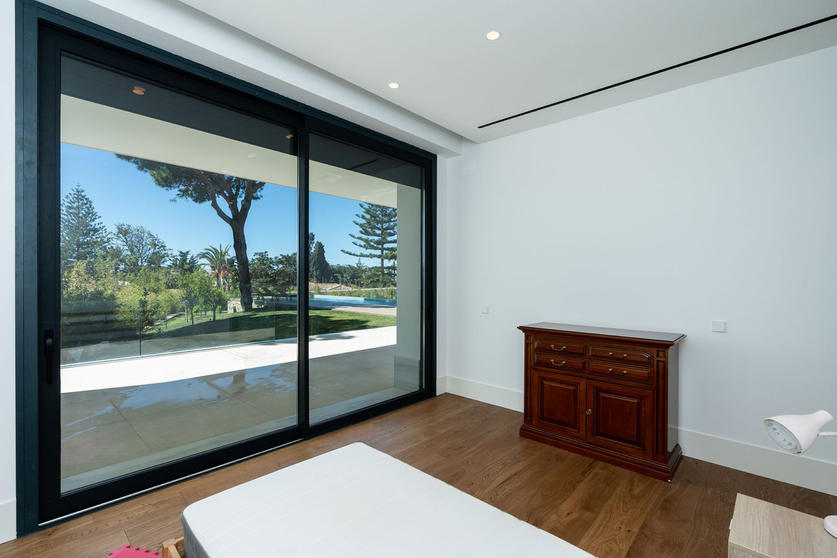 Se vende Villa - Chalet de 6 dormitorios en Costa Del Sol, Málaga, España