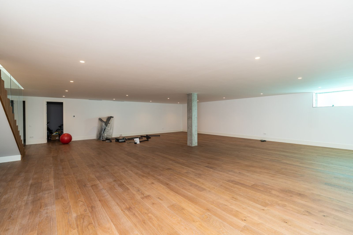 Se vende Villa - Chalet de 6 dormitorios en Costa Del Sol, Málaga, España