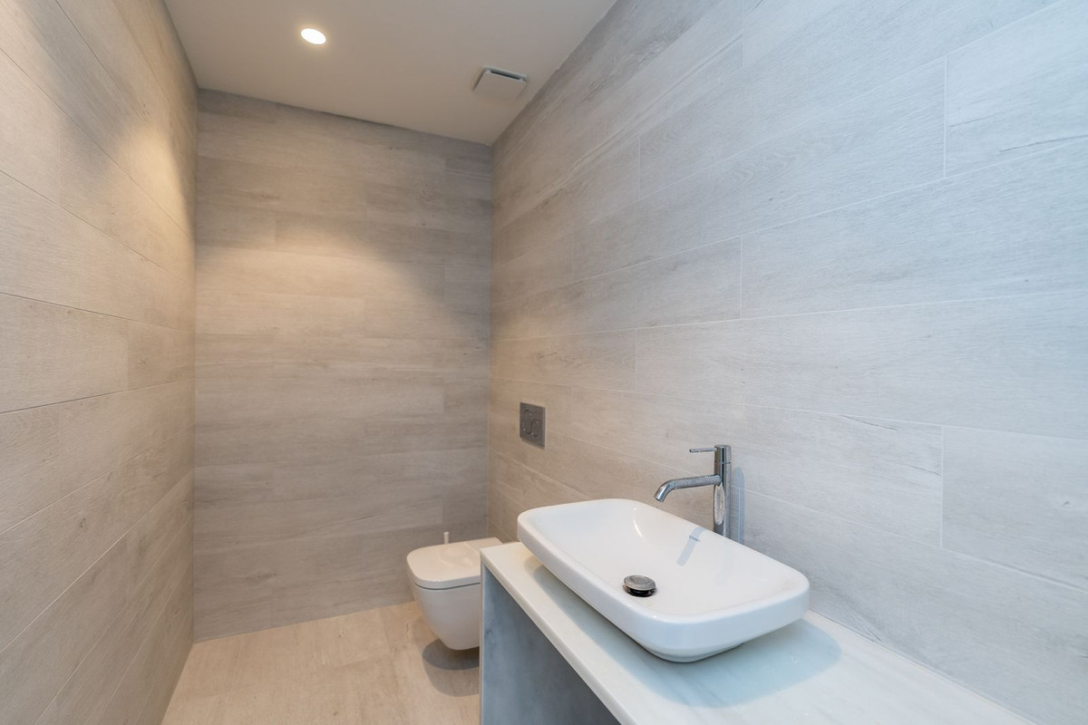 Se vende Villa - Chalet de 6 dormitorios en Costa Del Sol, Málaga, España