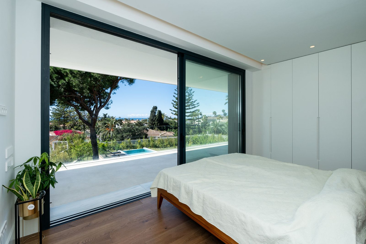Se vende Villa - Chalet de 6 dormitorios en Costa Del Sol, Málaga, España