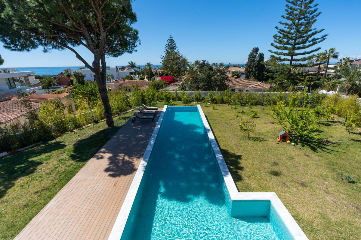 Se vende Villa - Chalet de 6 dormitorios en Costa Del Sol, Málaga, España