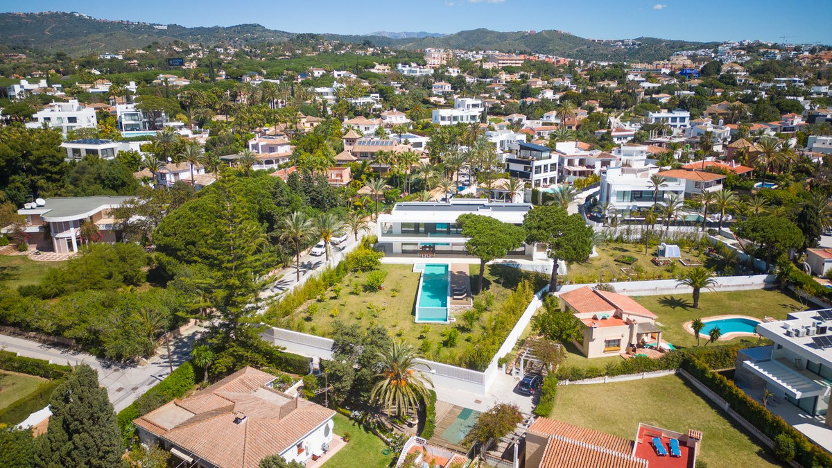 Se vende Villa - Chalet de 6 dormitorios en Costa Del Sol, Málaga, España