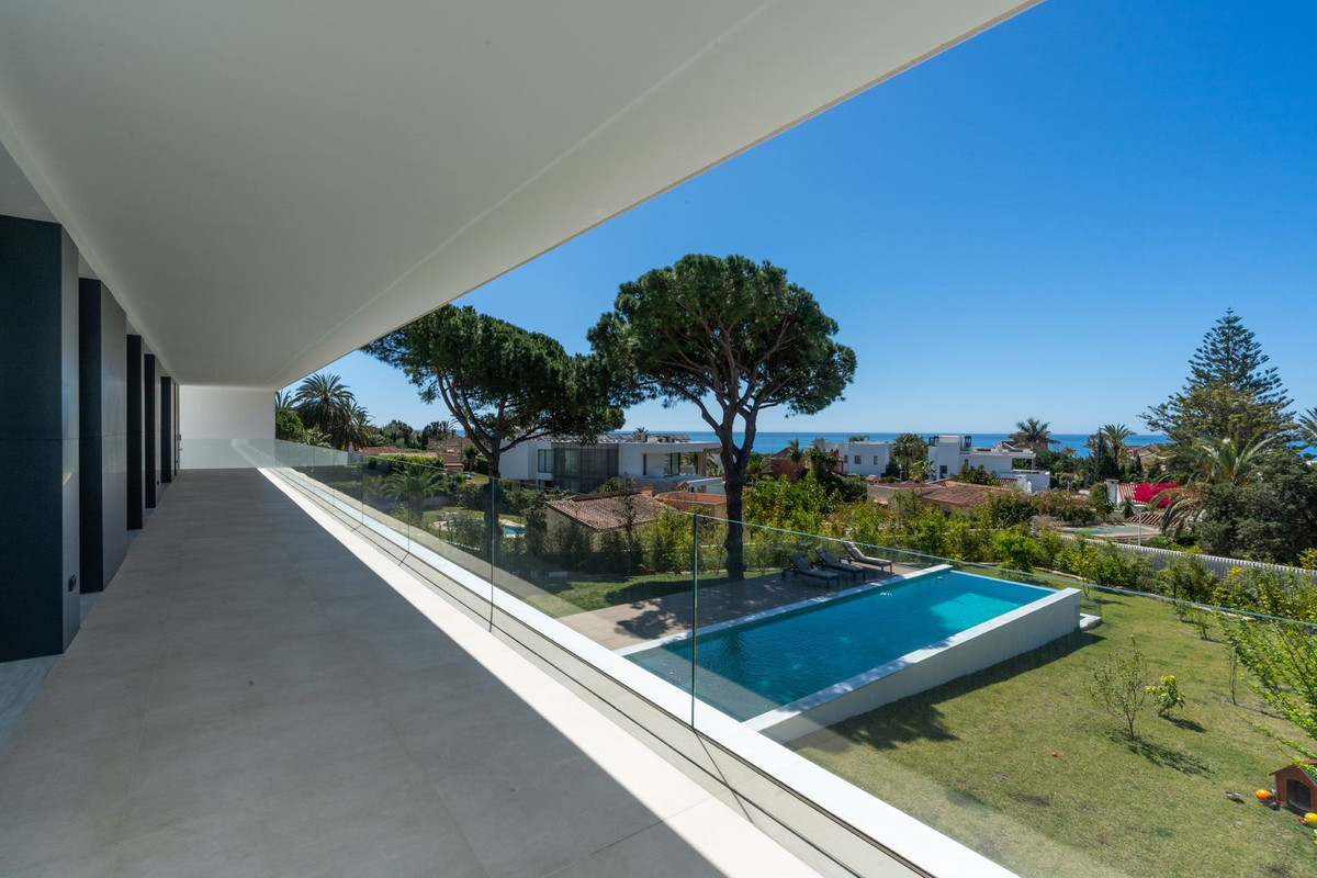 Se vende Villa - Chalet de 6 dormitorios en Costa Del Sol, Málaga, España