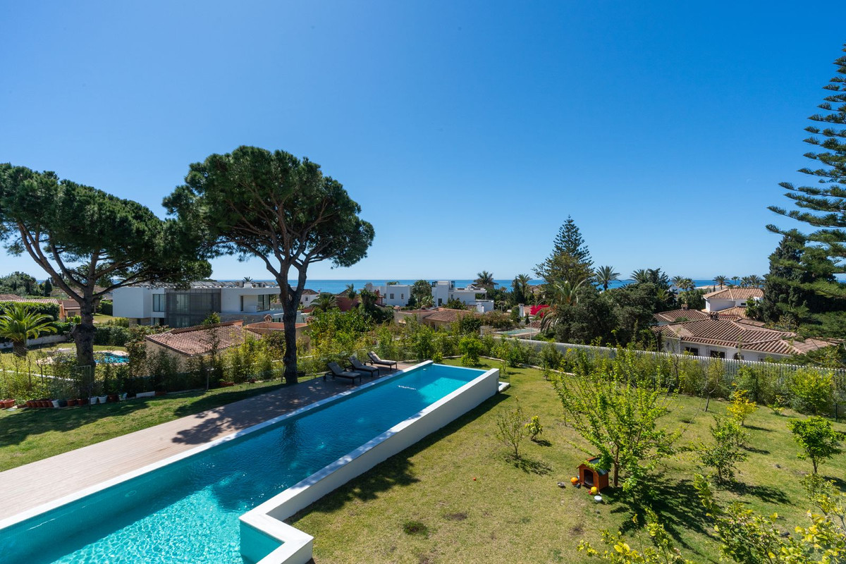 Se vende Villa - Chalet de 6 dormitorios en Costa Del Sol, Málaga, España