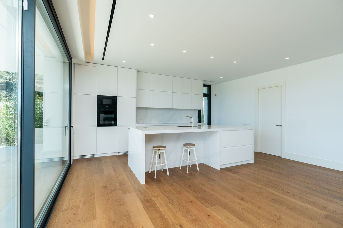 Se vende Villa - Chalet de 6 dormitorios en Costa Del Sol, Málaga, España