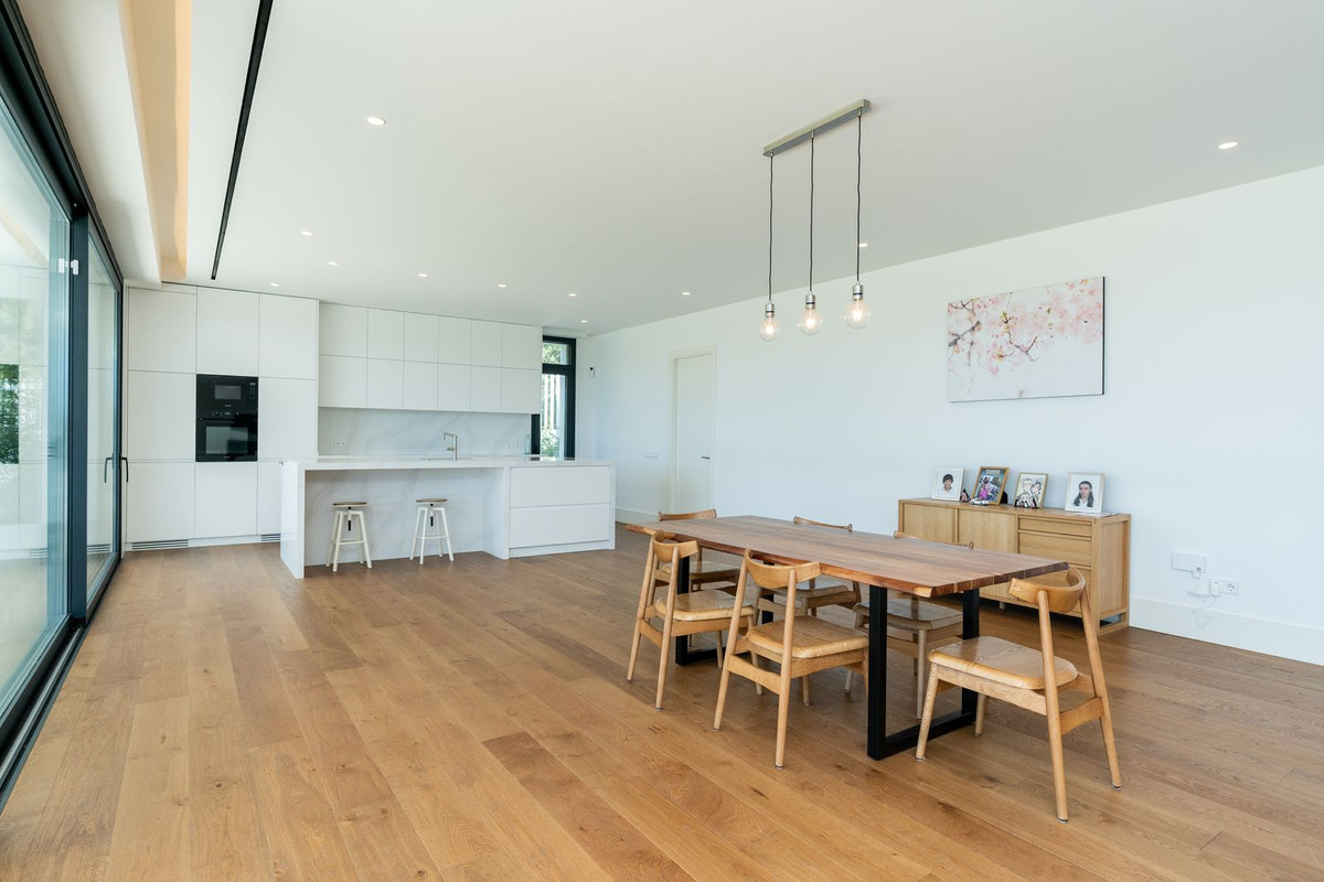 Se vende Villa - Chalet de 6 dormitorios en Costa Del Sol, Málaga, España