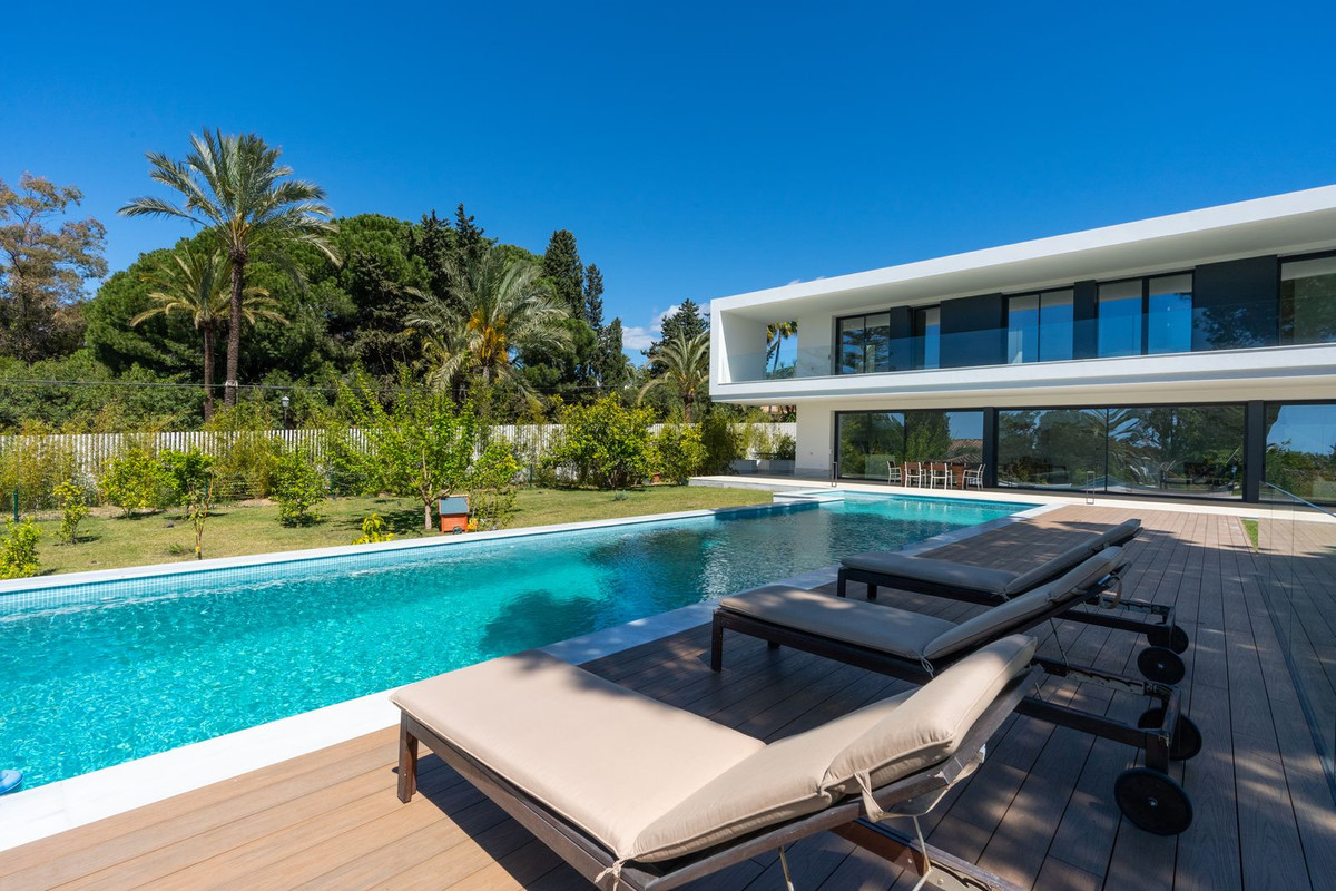 Se vende Villa - Chalet de 6 dormitorios en Costa Del Sol, Málaga, España
