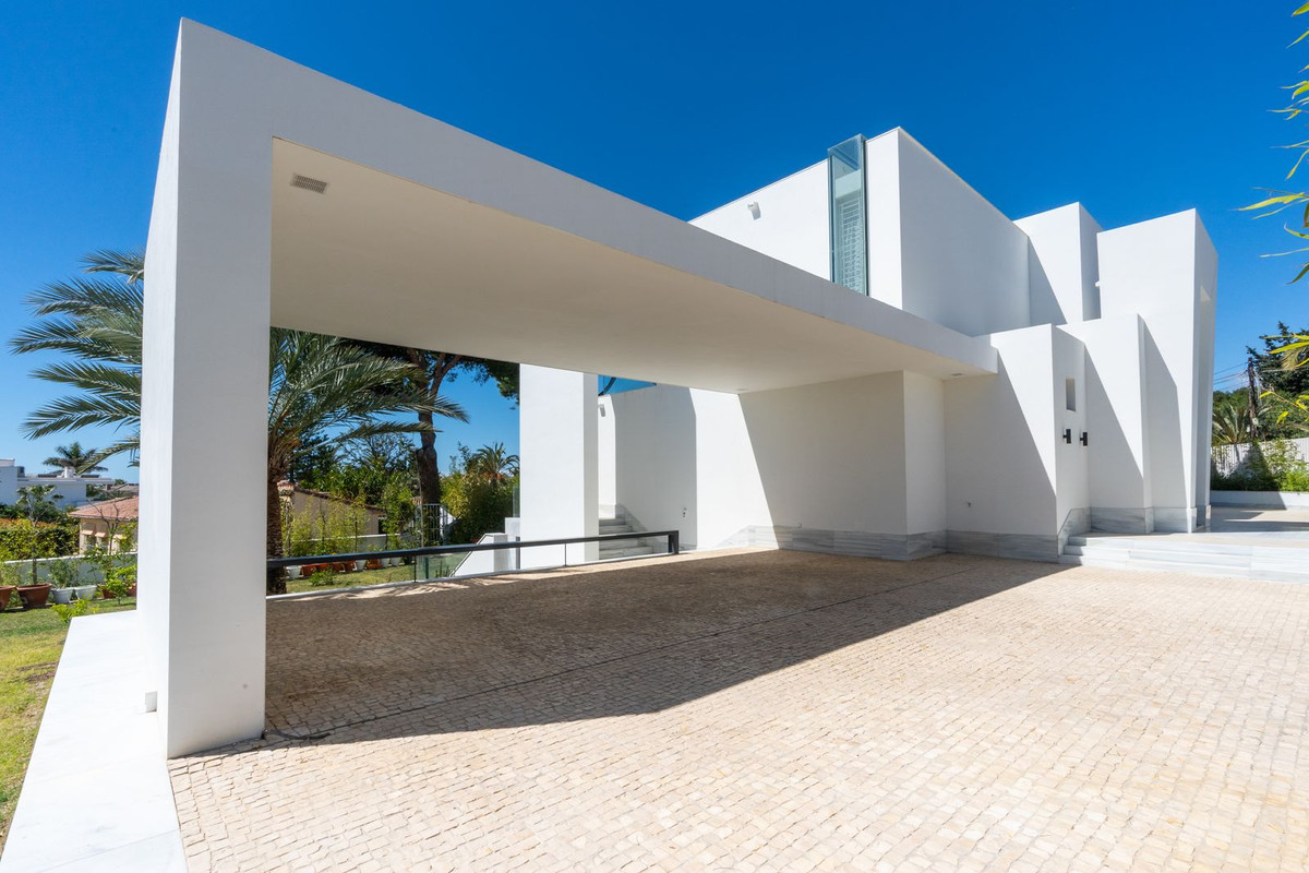 Se vende Villa - Chalet de 6 dormitorios en Costa Del Sol, Málaga, España