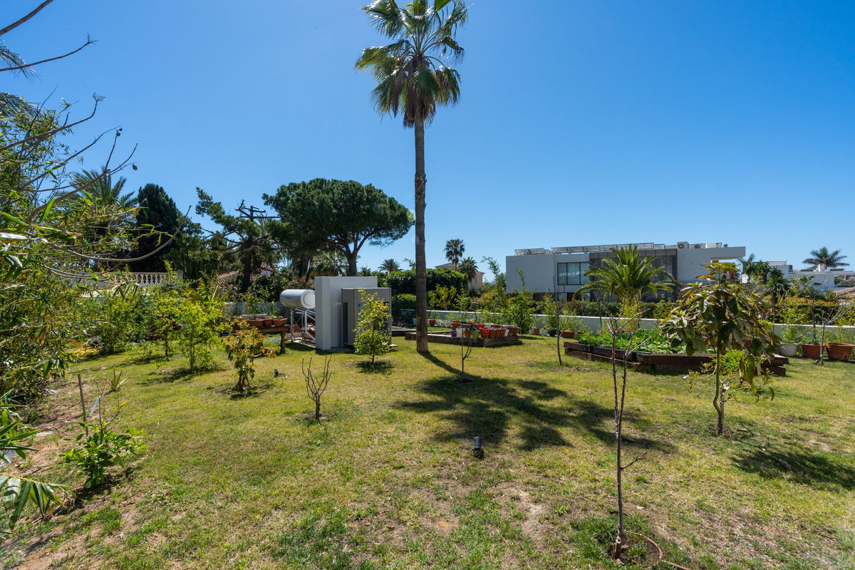 Se vende Villa - Chalet de 6 dormitorios en Costa Del Sol, Málaga, España