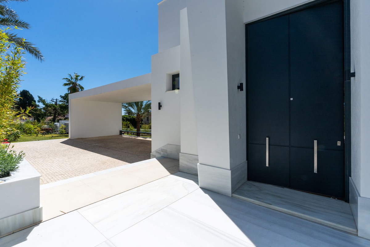 Se vende Villa - Chalet de 6 dormitorios en Costa Del Sol, Málaga, España