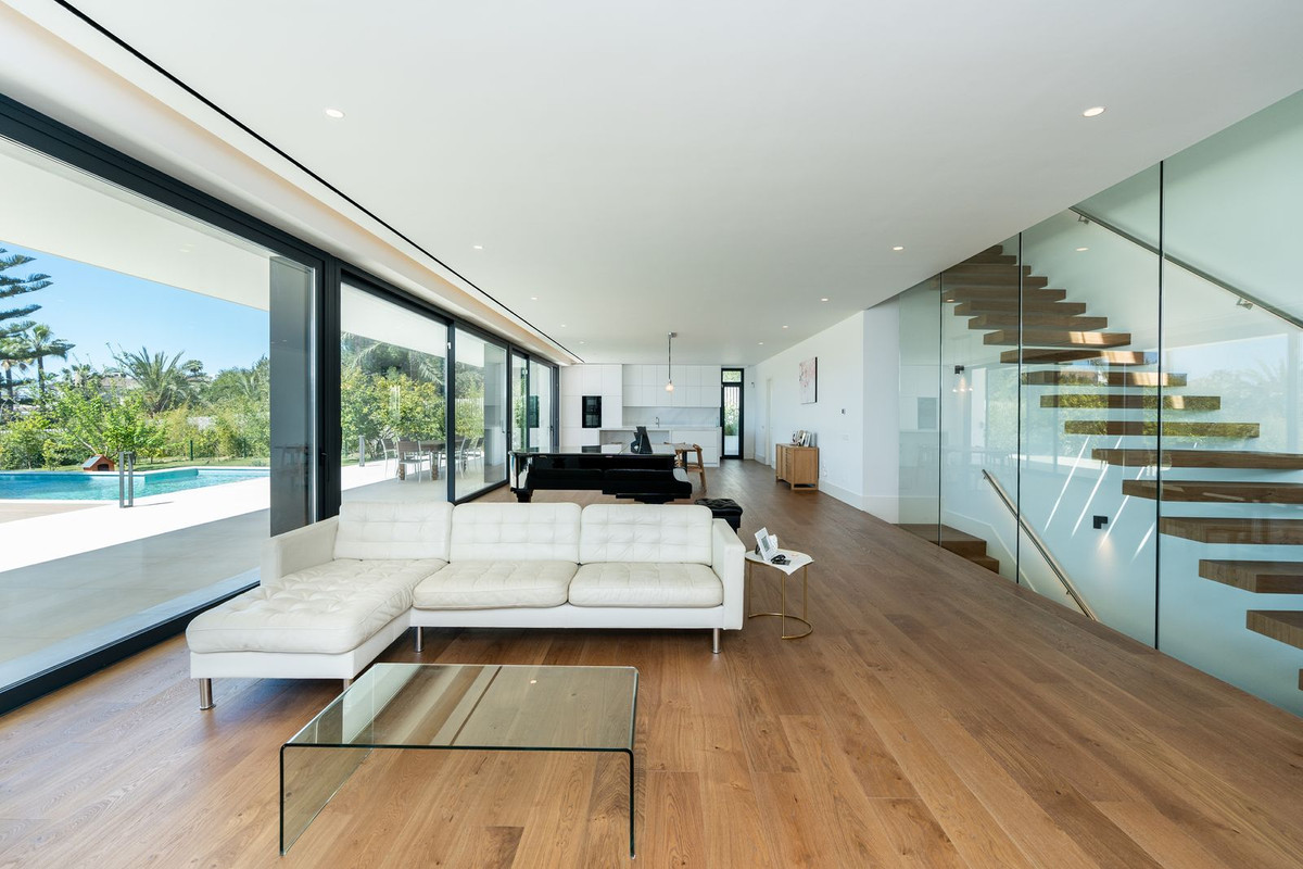 Se vende Villa - Chalet de 6 dormitorios en Costa Del Sol, Málaga, España