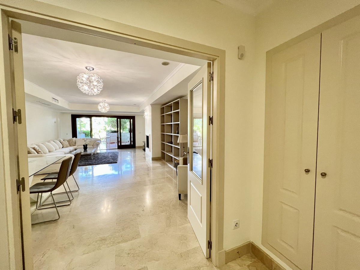 2 Bed Apartment for sale in The Golden Mile Costa Del Sol, Málaga, Spain