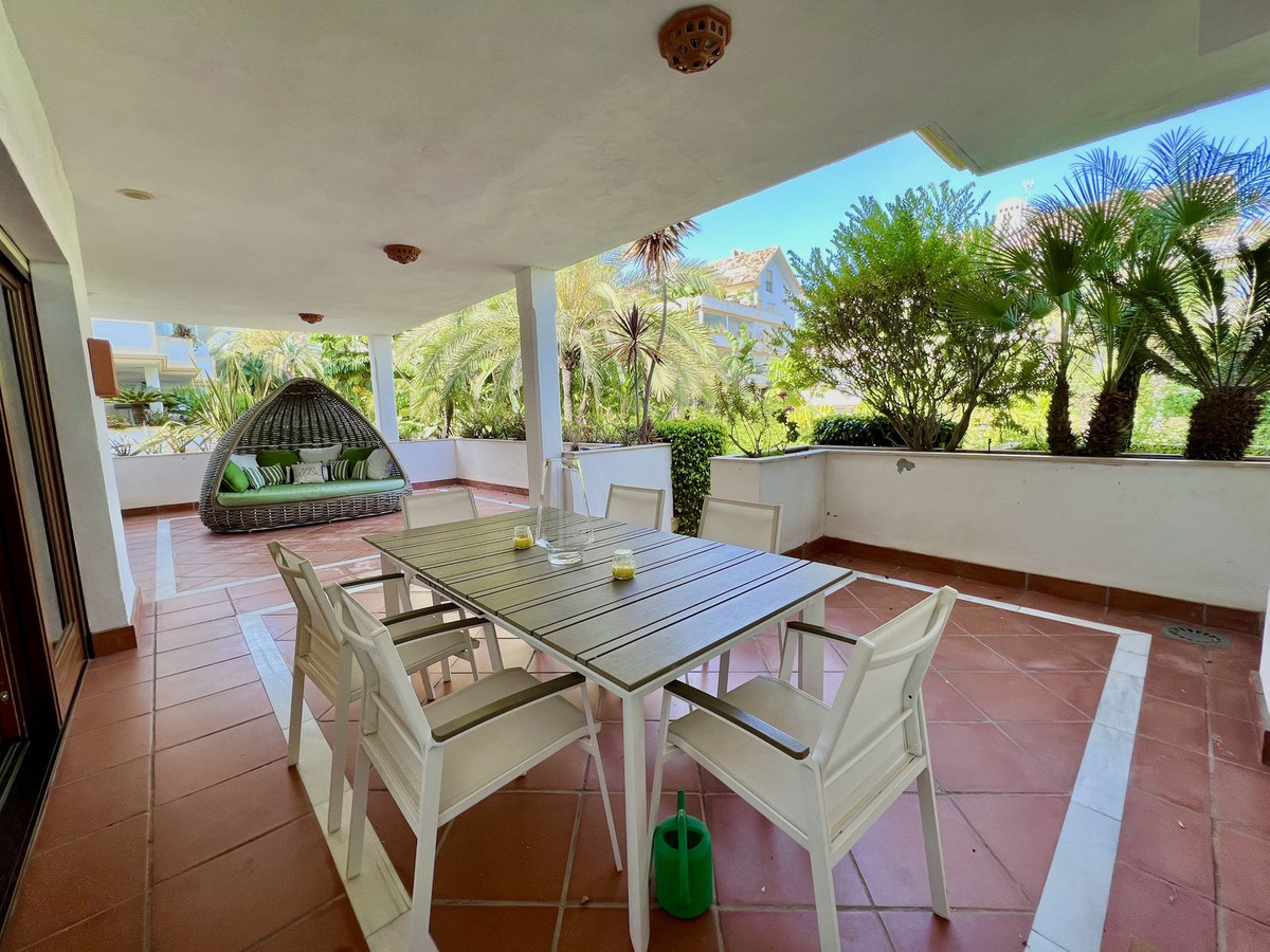 2 Bed Apartment for sale in The Golden Mile Costa Del Sol, Málaga, Spain