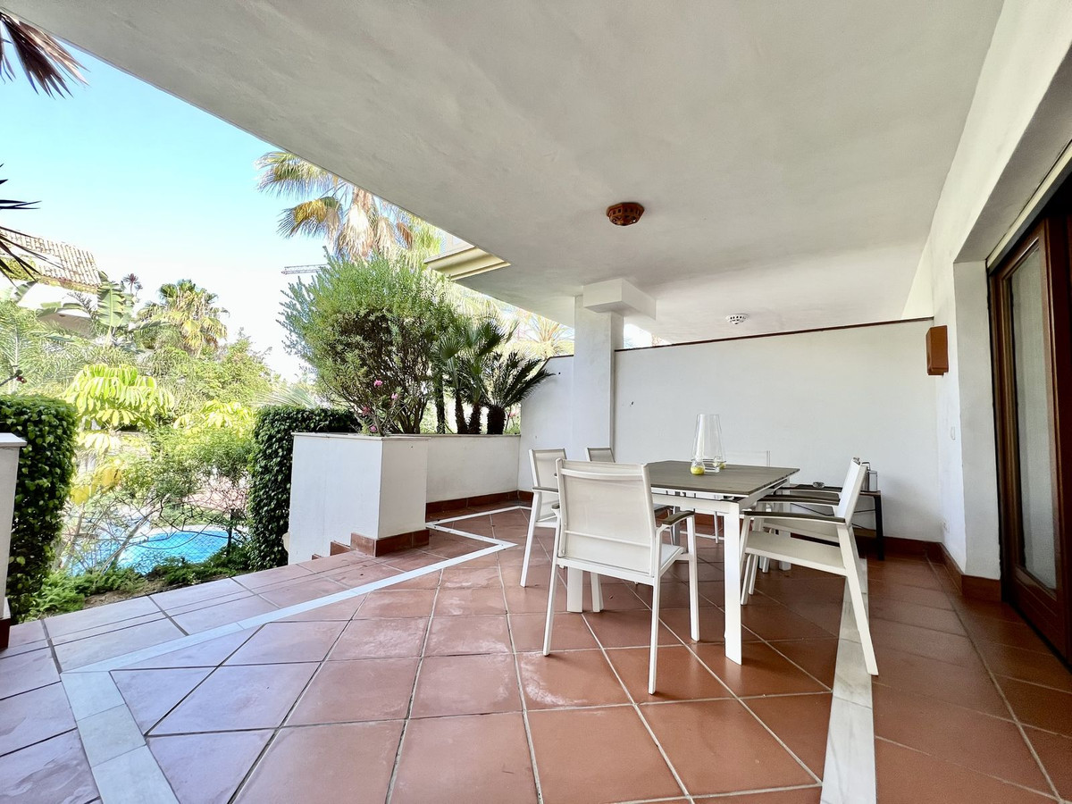 2 Bed Apartment for sale in The Golden Mile Costa Del Sol, Málaga, Spain