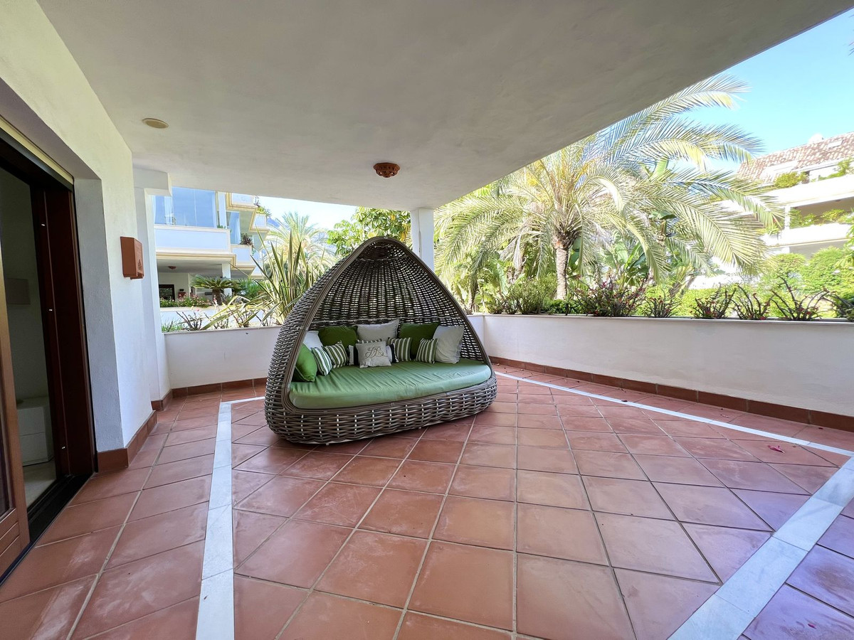 2 Bed Apartment for sale in The Golden Mile Costa Del Sol, Málaga, Spain