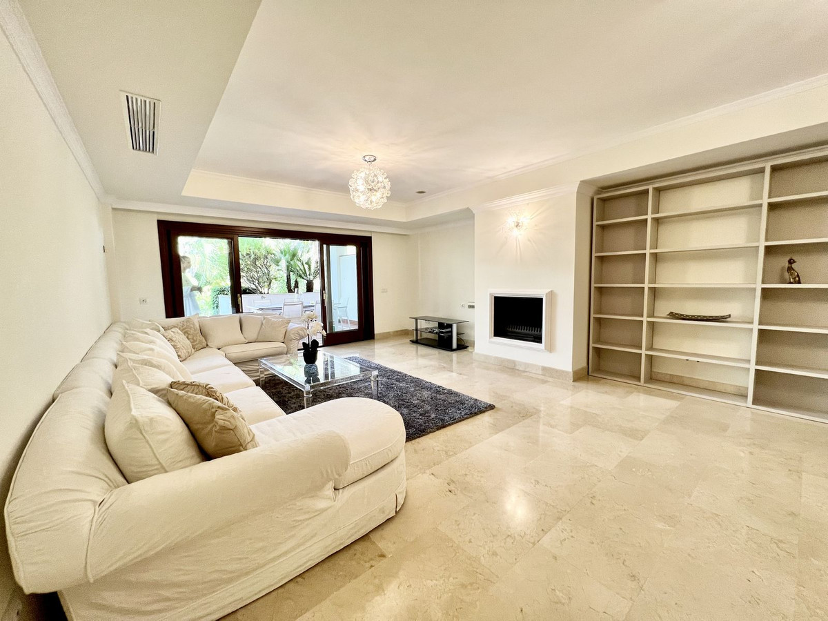 2 Bed Apartment for sale in The Golden Mile Costa Del Sol, Málaga, Spain