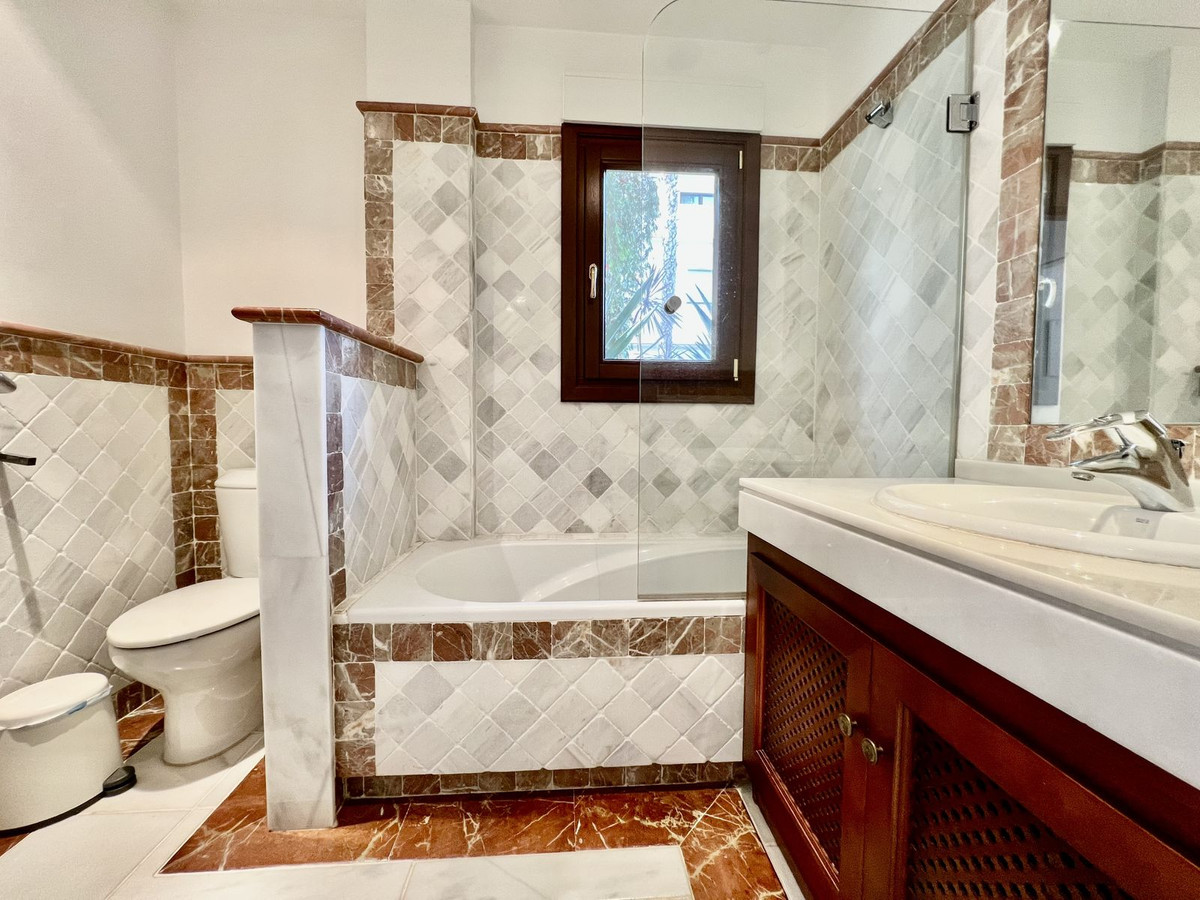 2 Bed Apartment for sale in The Golden Mile Costa Del Sol, Málaga, Spain