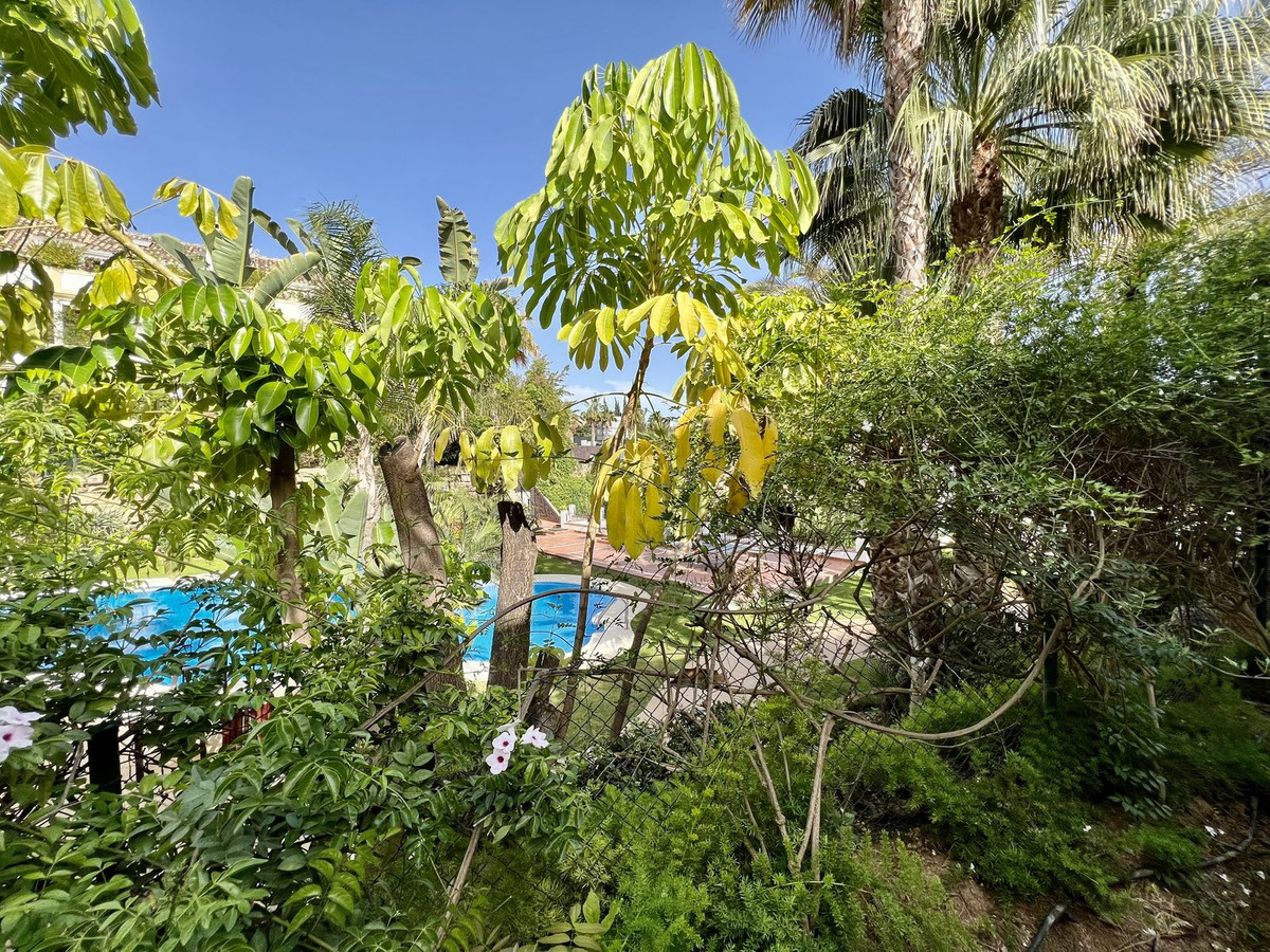 2 Bed Apartment for sale in The Golden Mile Costa Del Sol, Málaga, Spain