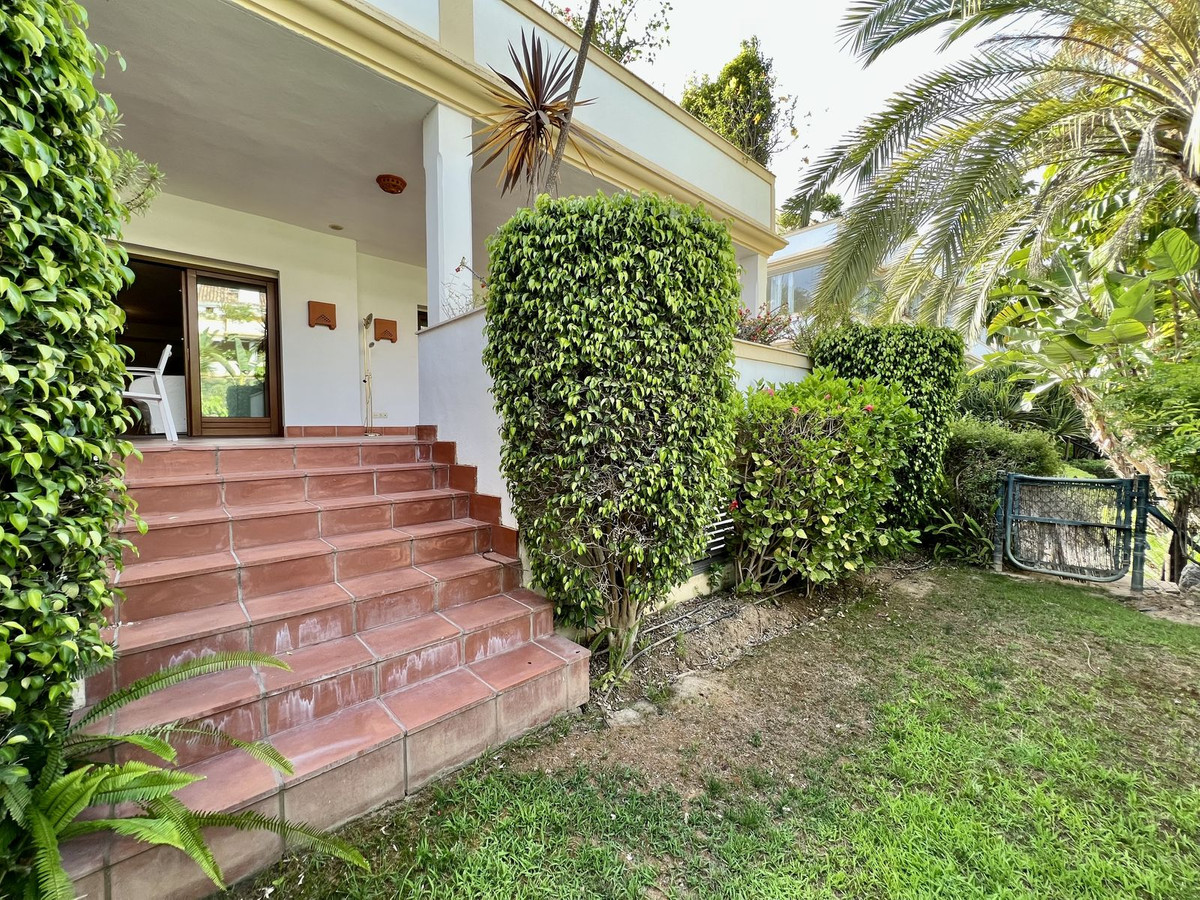 2 Bed Apartment for sale in The Golden Mile Costa Del Sol, Málaga, Spain