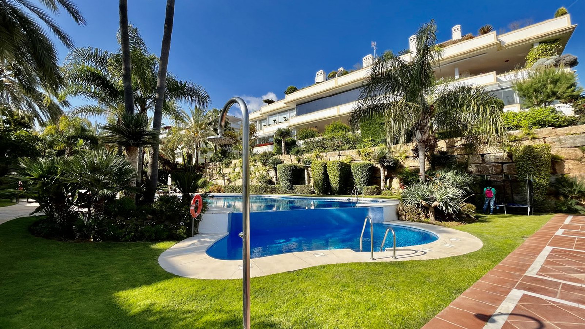 2 Bed Apartment for sale in The Golden Mile Costa Del Sol, Málaga, Spain