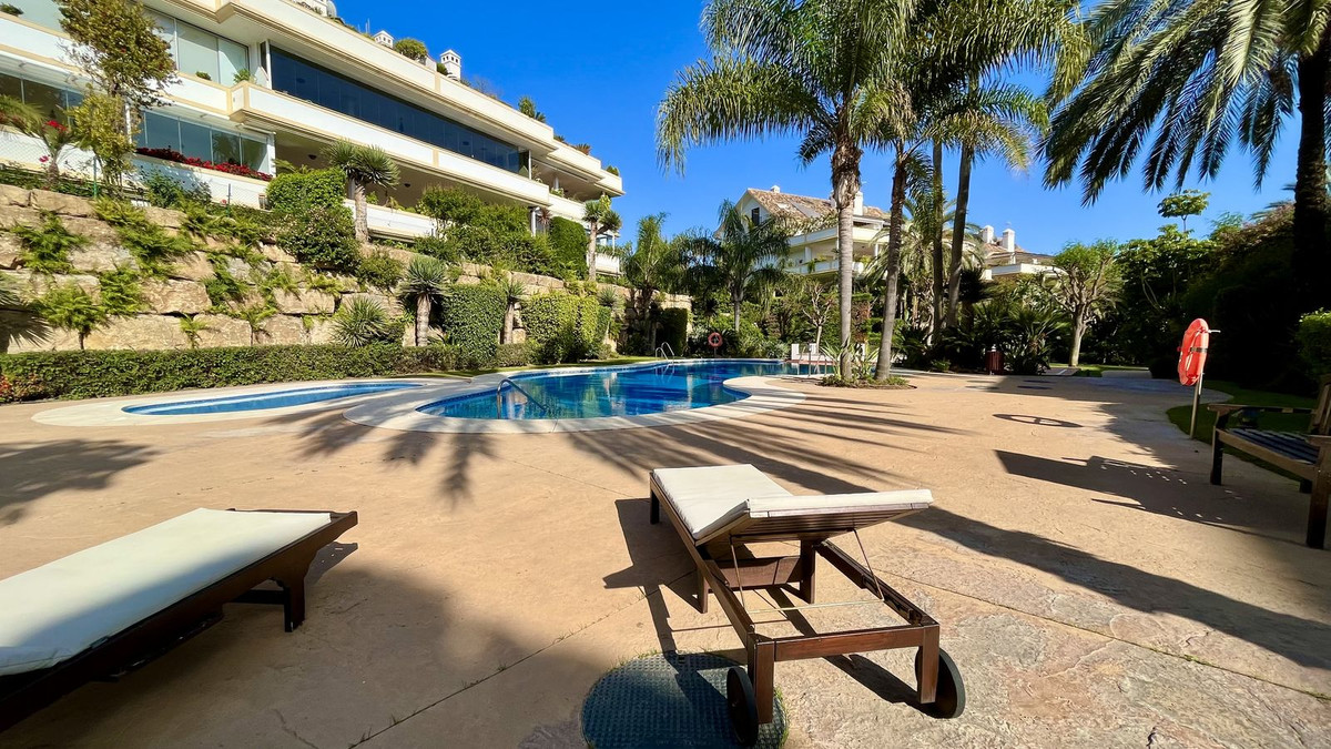 2 Bed Apartment for sale in The Golden Mile Costa Del Sol, Málaga, Spain