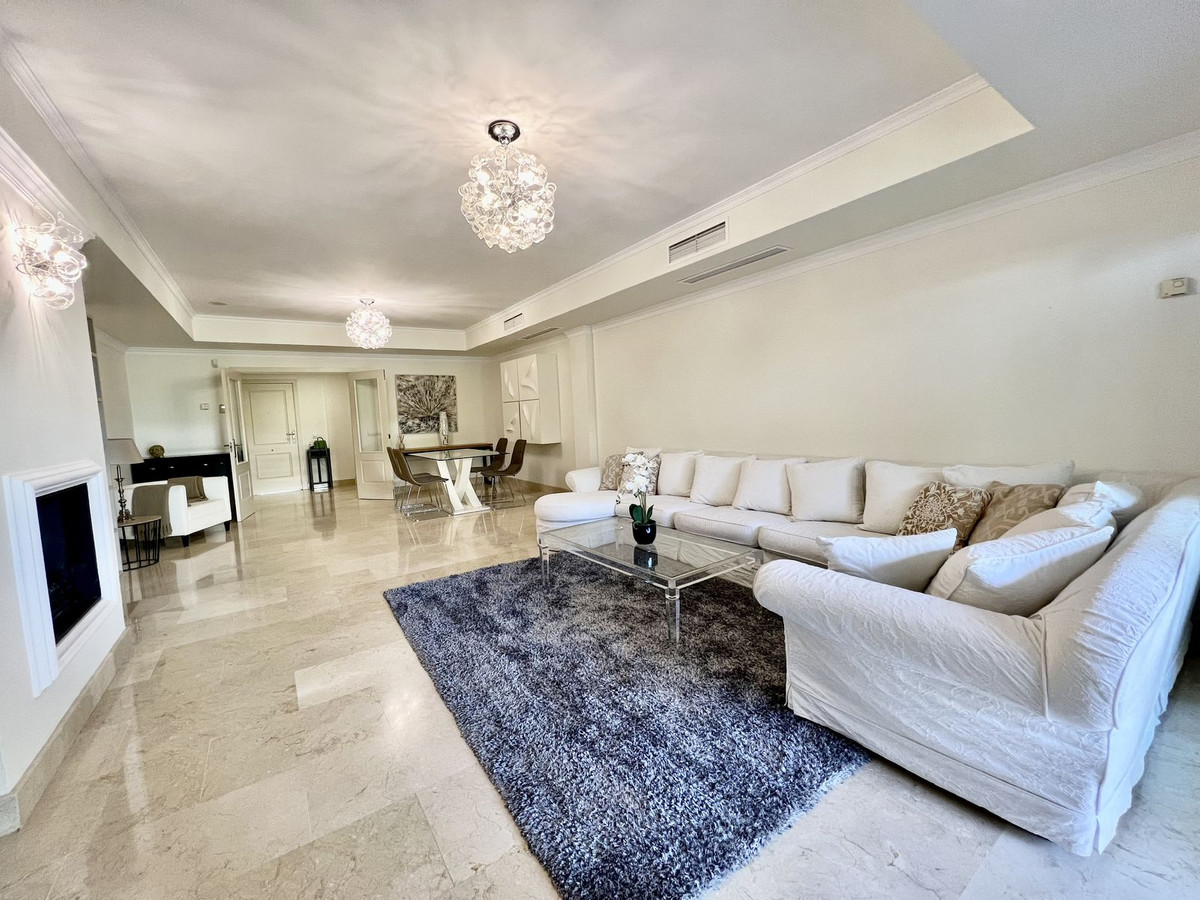 2 Bed Apartment for sale in The Golden Mile Costa Del Sol, Málaga, Spain