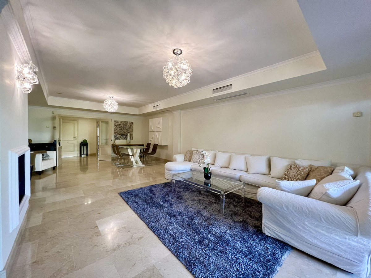 2 Bed Apartment for sale in The Golden Mile Costa Del Sol, Málaga, Spain