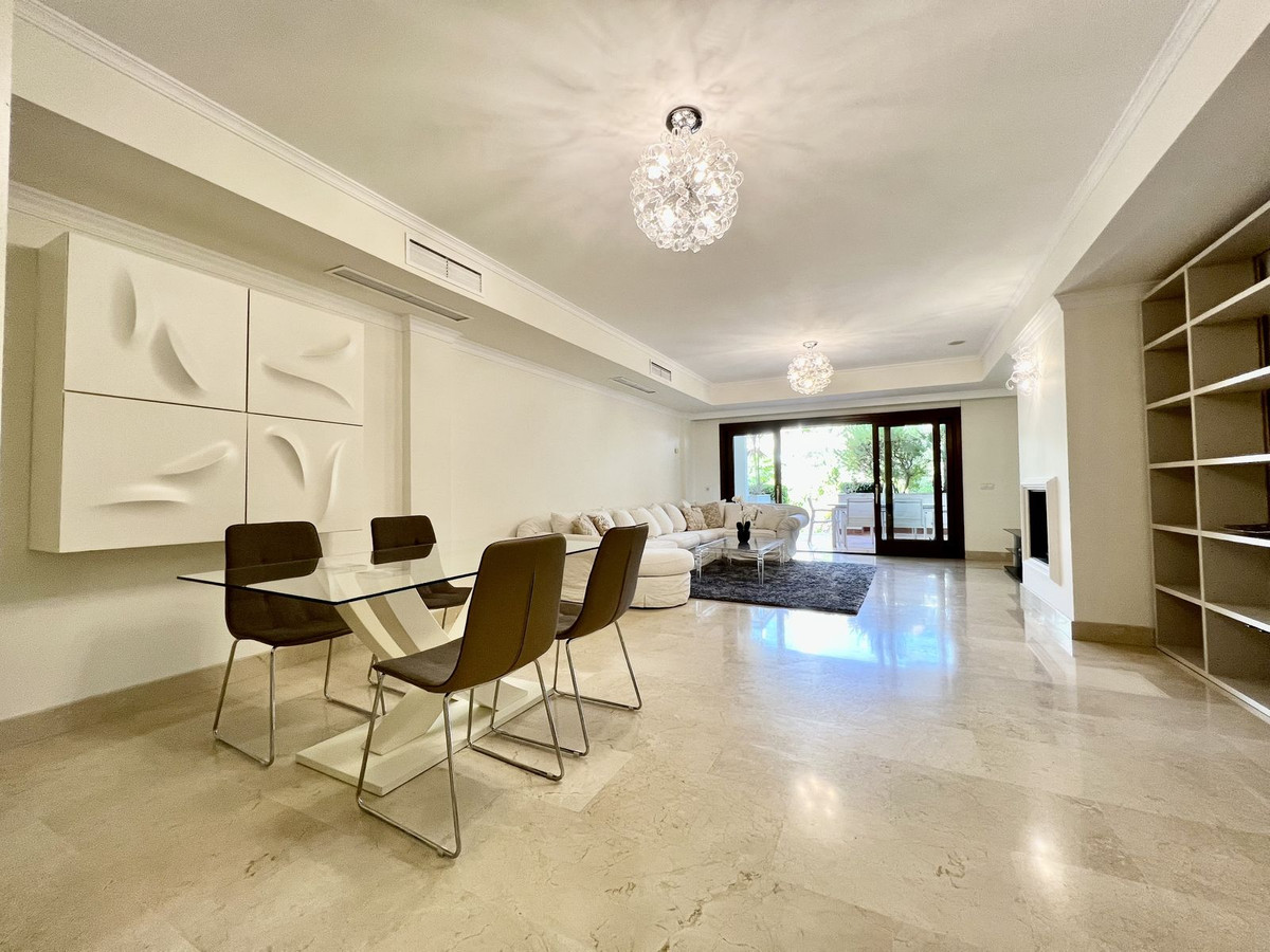 2 Bed Apartment for sale in The Golden Mile Costa Del Sol, Málaga, Spain