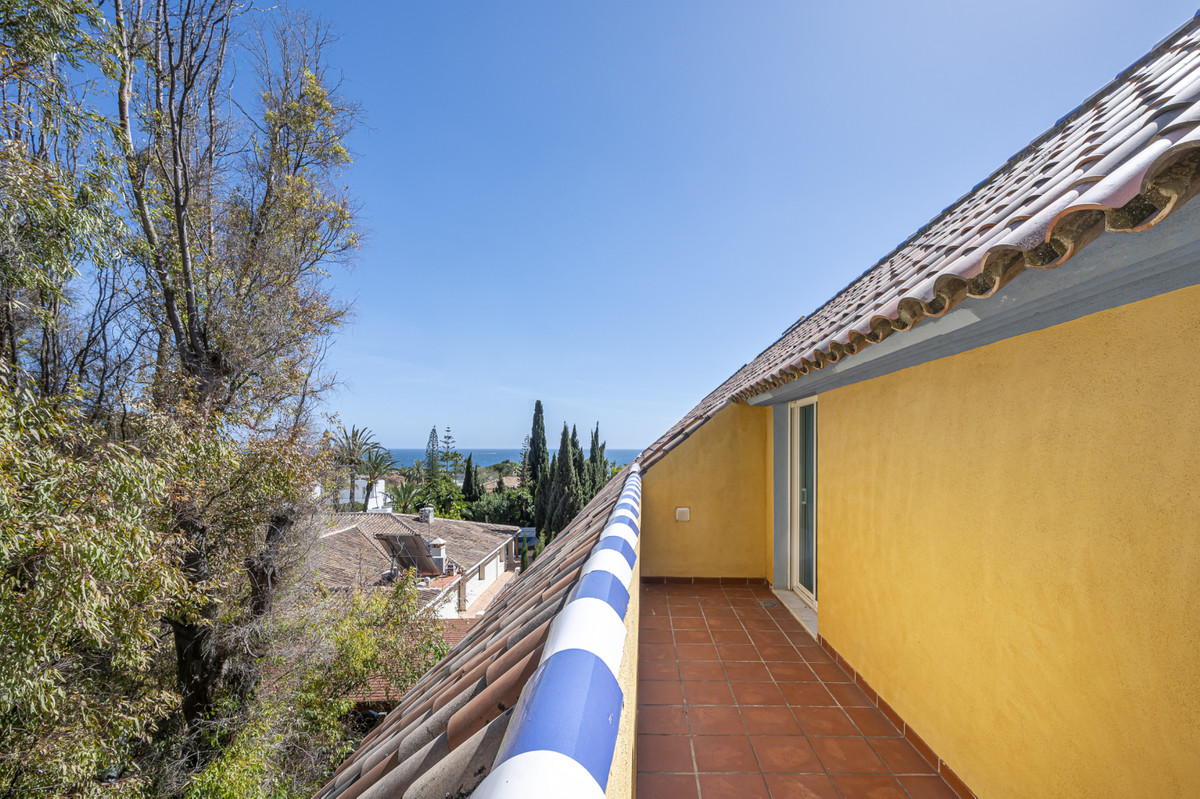 3 Bed Apartment for sale in Bahía De Marbella Costa Del Sol, Málaga, Spain