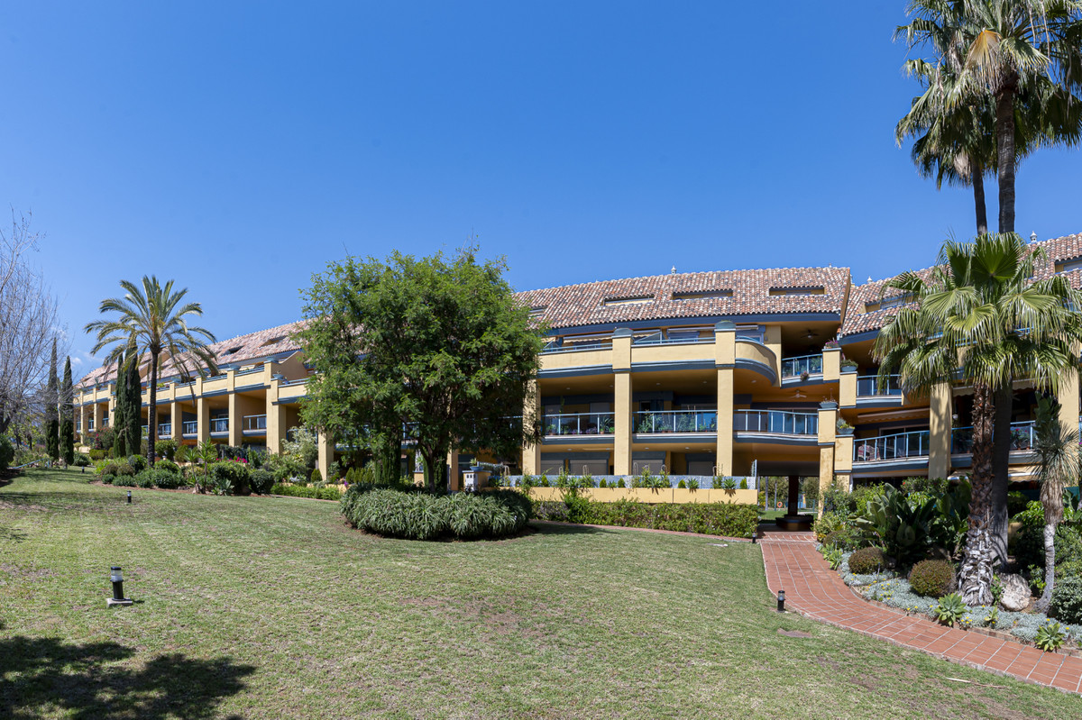 3 Bed Apartment for sale in Bahía De Marbella Costa Del Sol, Málaga, Spain