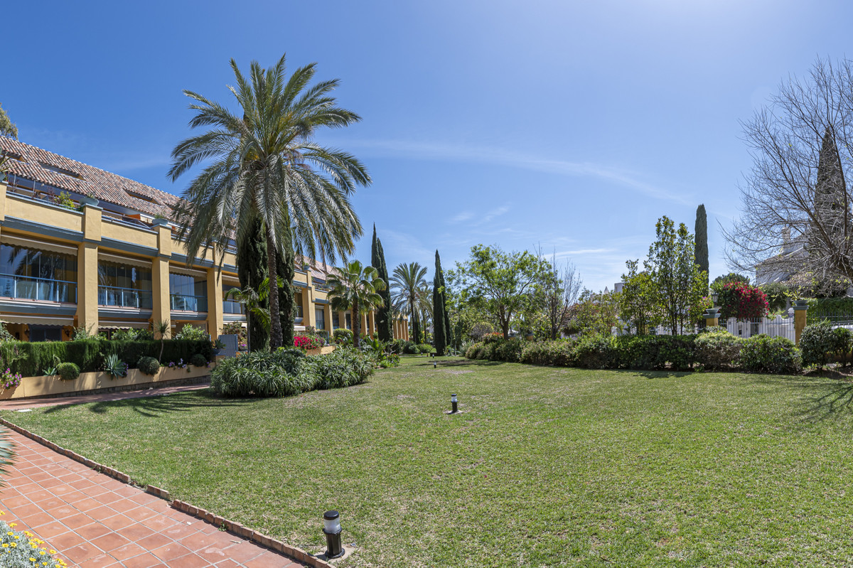 3 Bed Apartment for sale in Bahía De Marbella Costa Del Sol, Málaga, Spain