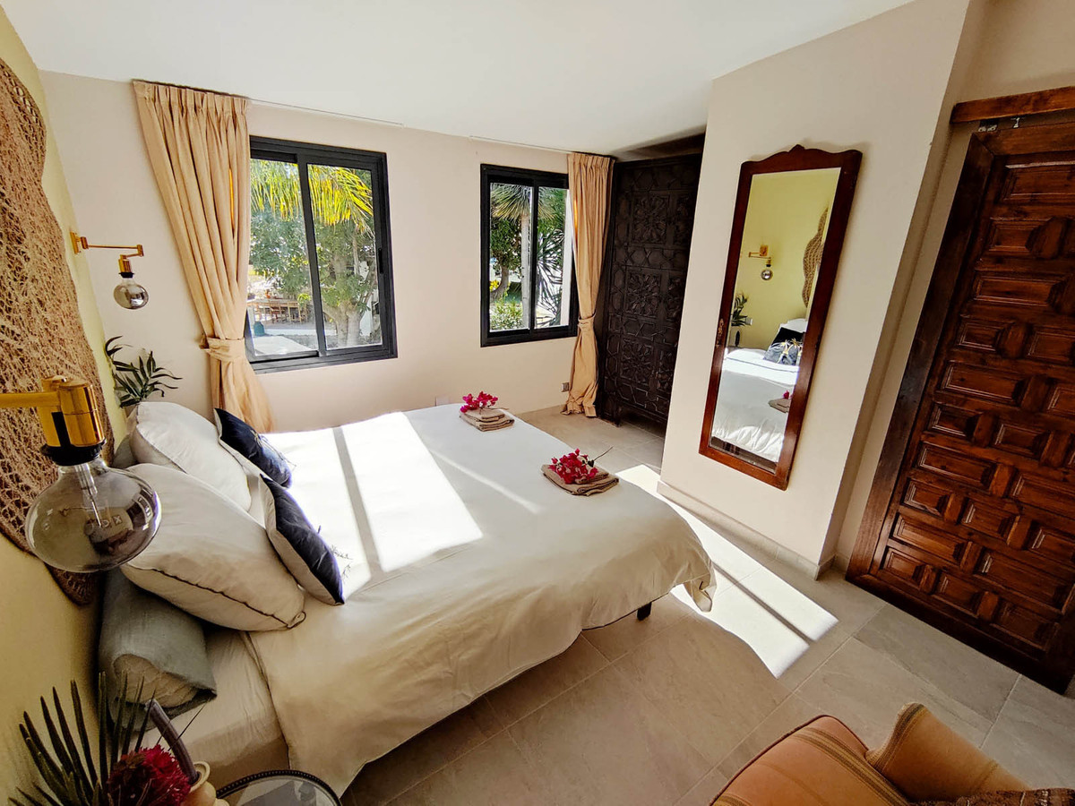 10 Bed Townhouse for sale in Alhaurín El Grande Costa Del Sol, Málaga, Spain